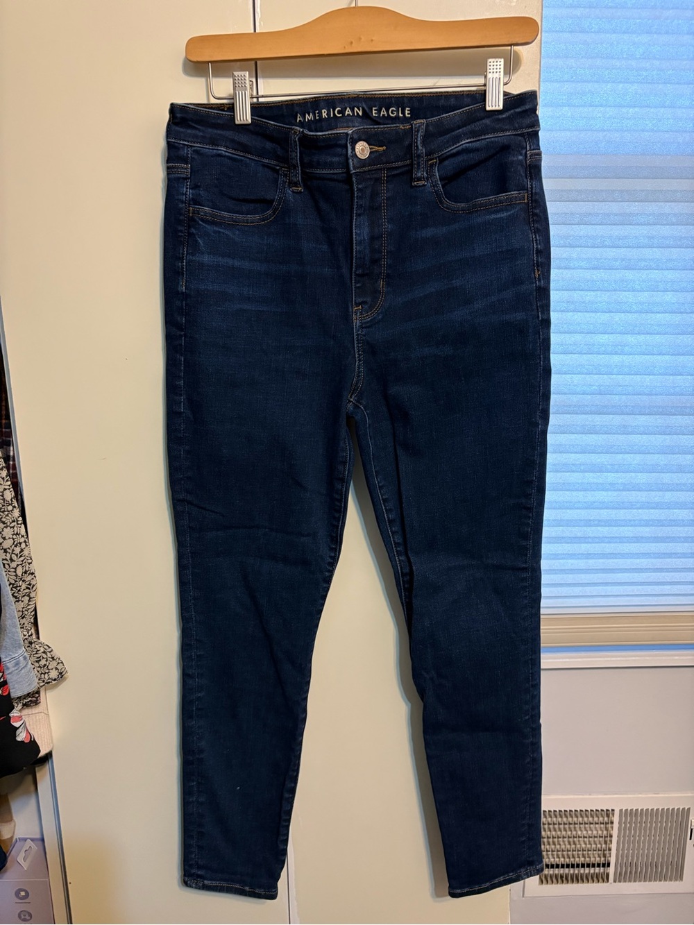 American Eagle Outfitters women’s Navy High-Rise Skinny Jeans size 10 short